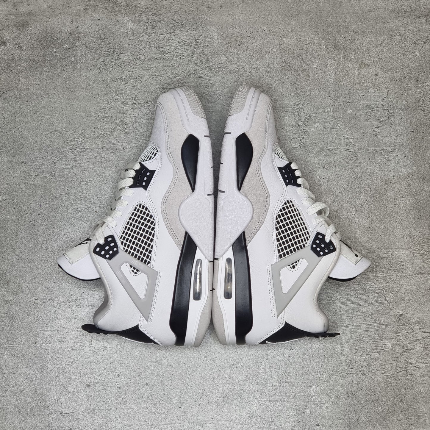 Jordan 4 Military Black (40.5EU)