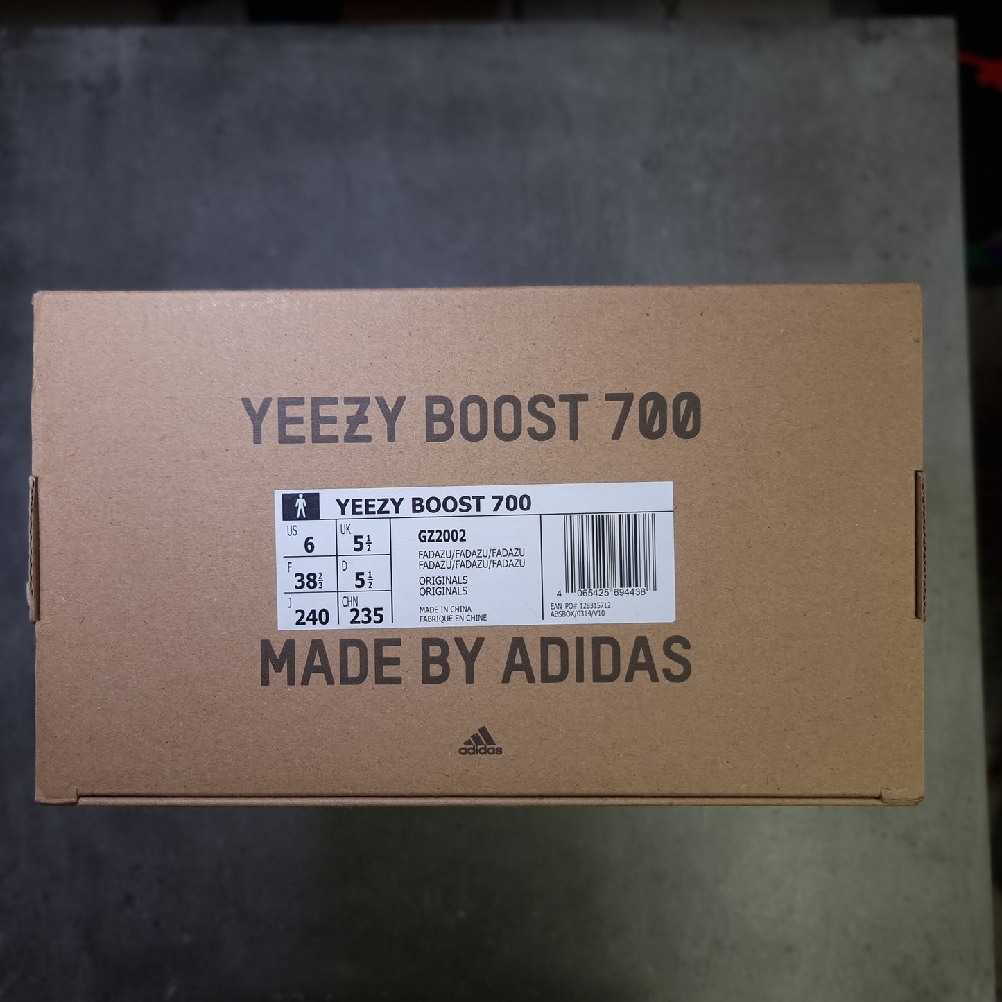 Yeezy 700v2 Fadeazure (38.5EU)