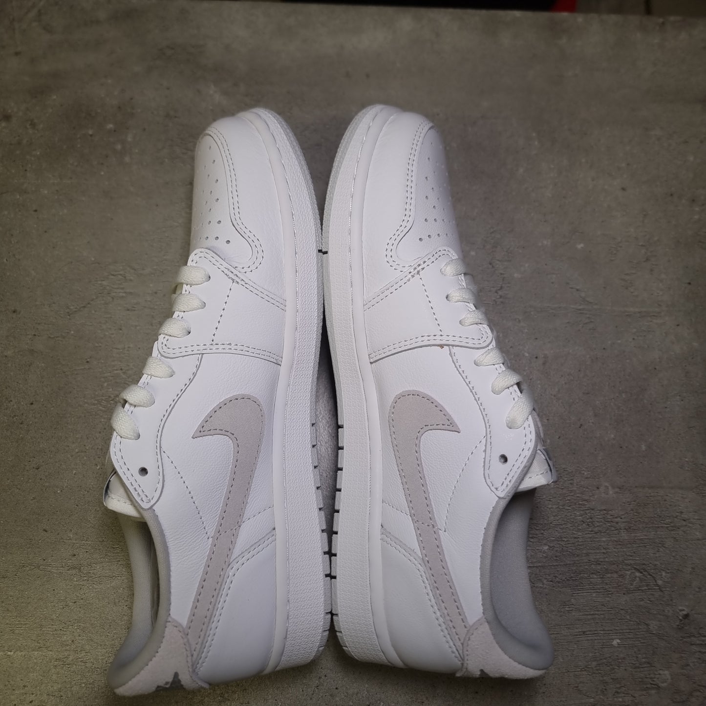 Jordan 1 Low Particule White (44EU)