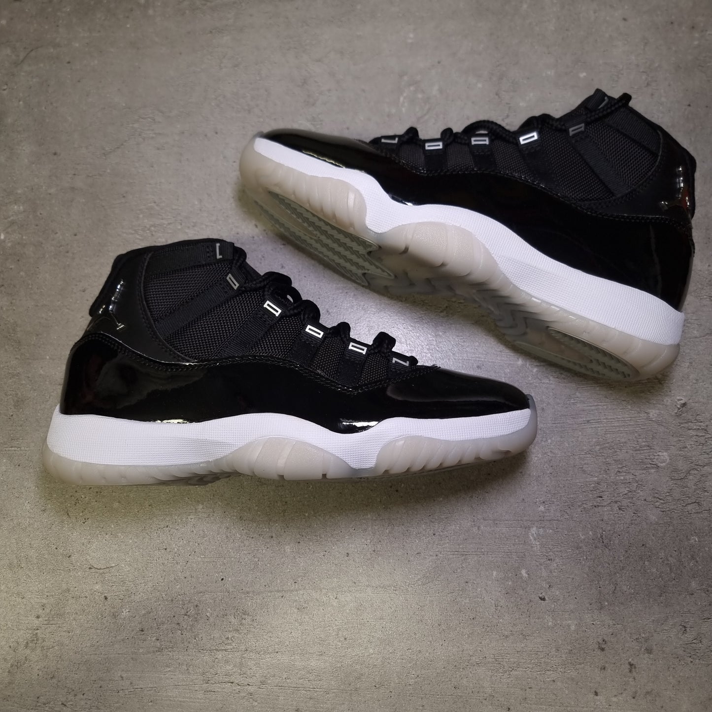 Jordan 11 Gratitude (40.5EU)