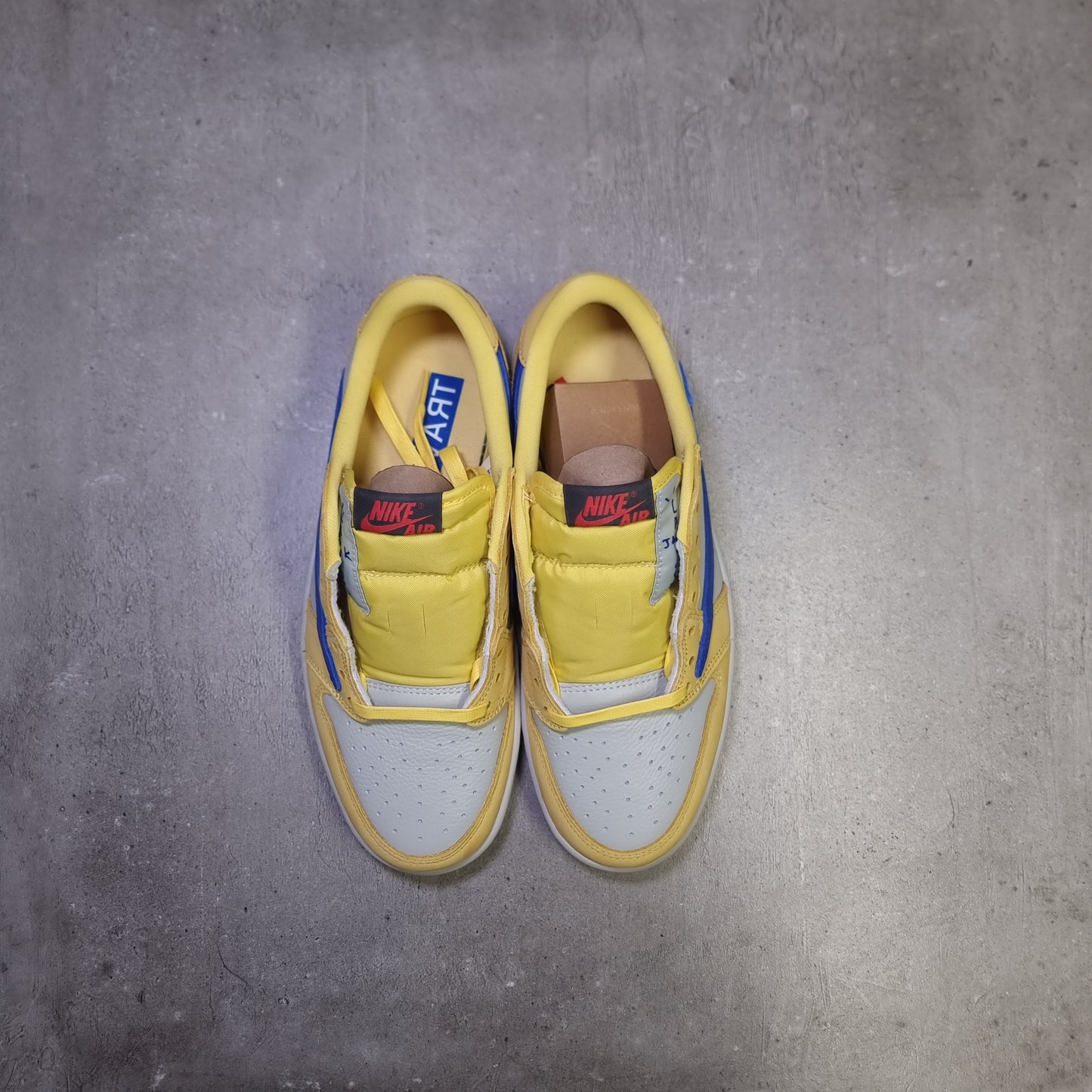 Jordan 1 Low Travis Scott Canary (40EU)