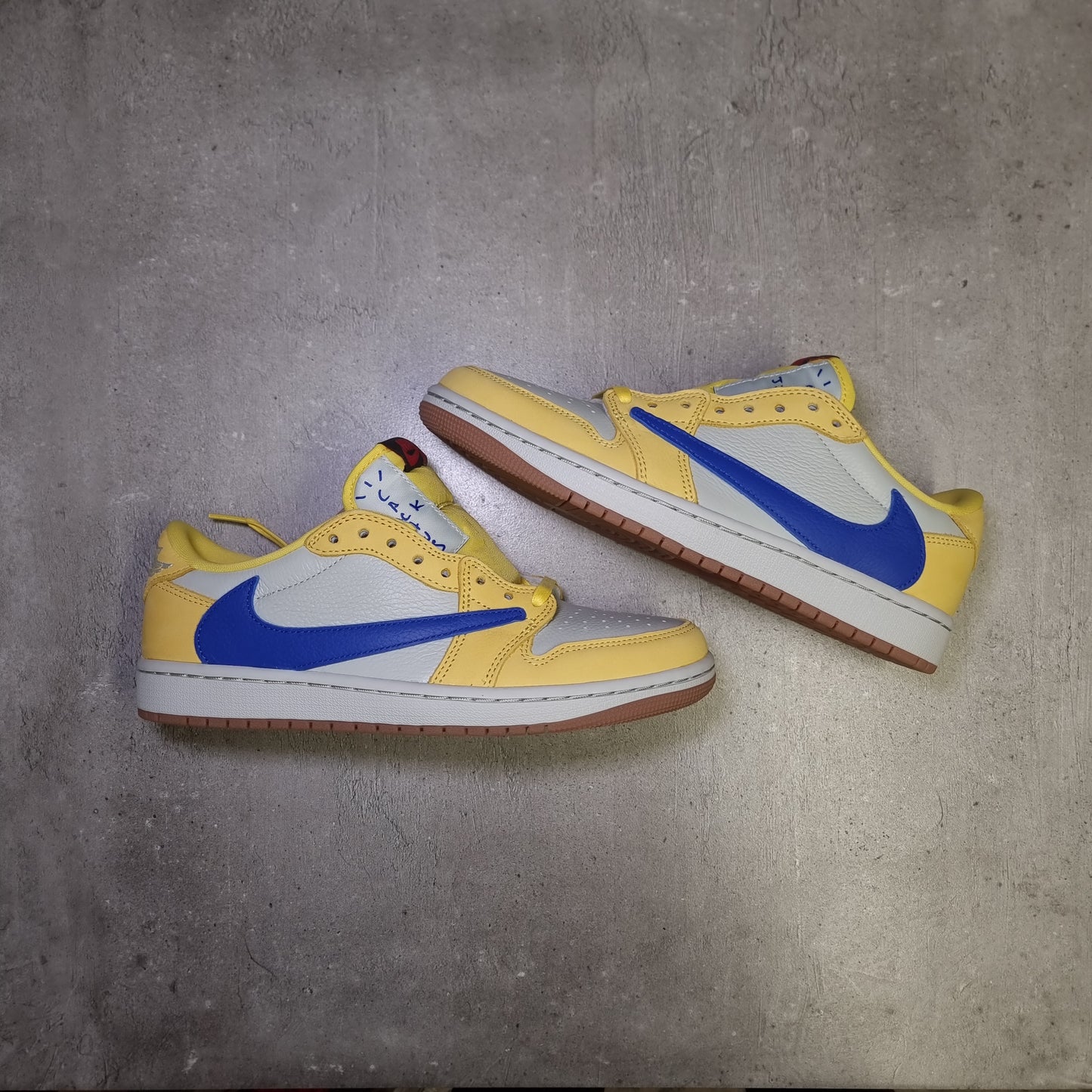 Jordan 1 Low Travis Scott Canary (40EU)