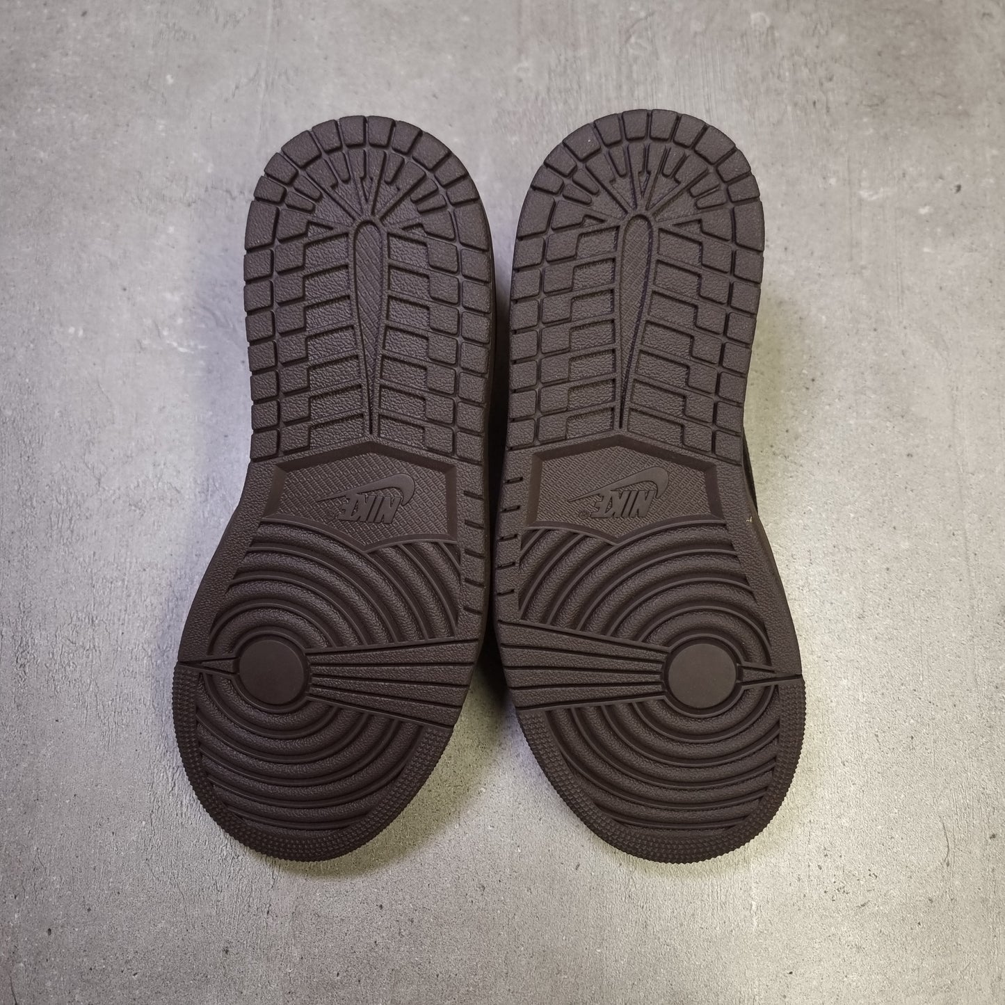 Jordan 1 Low Travis Scott Velvet Brown (38EU)