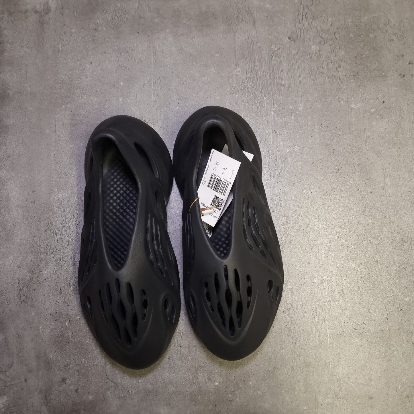 Yeezy Foam Onyx (43EU)