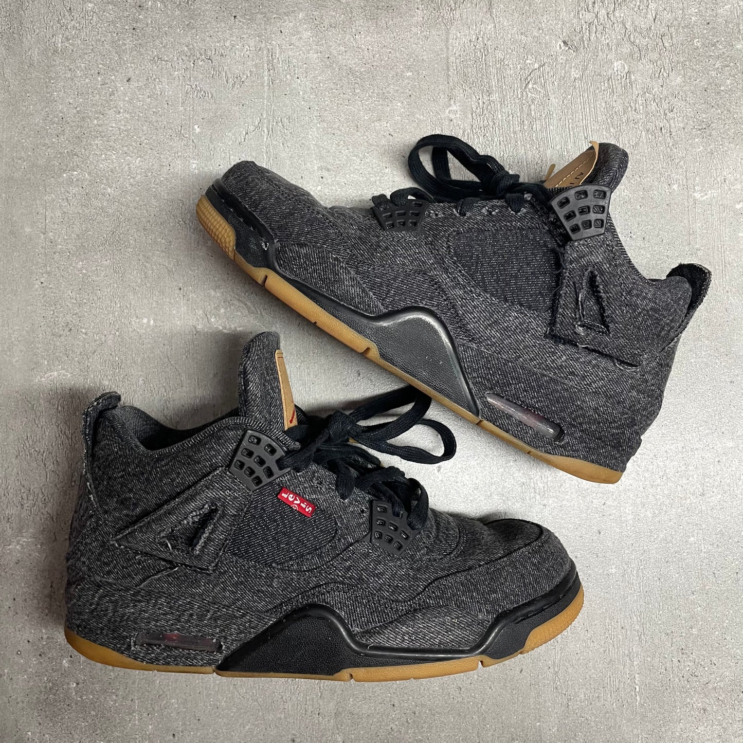 Jordan 4 Levis Black (40EU)