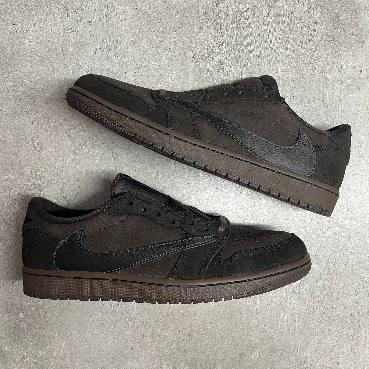 Jordan 1 Low Travis Scott Velvet Brown (45.5EU)