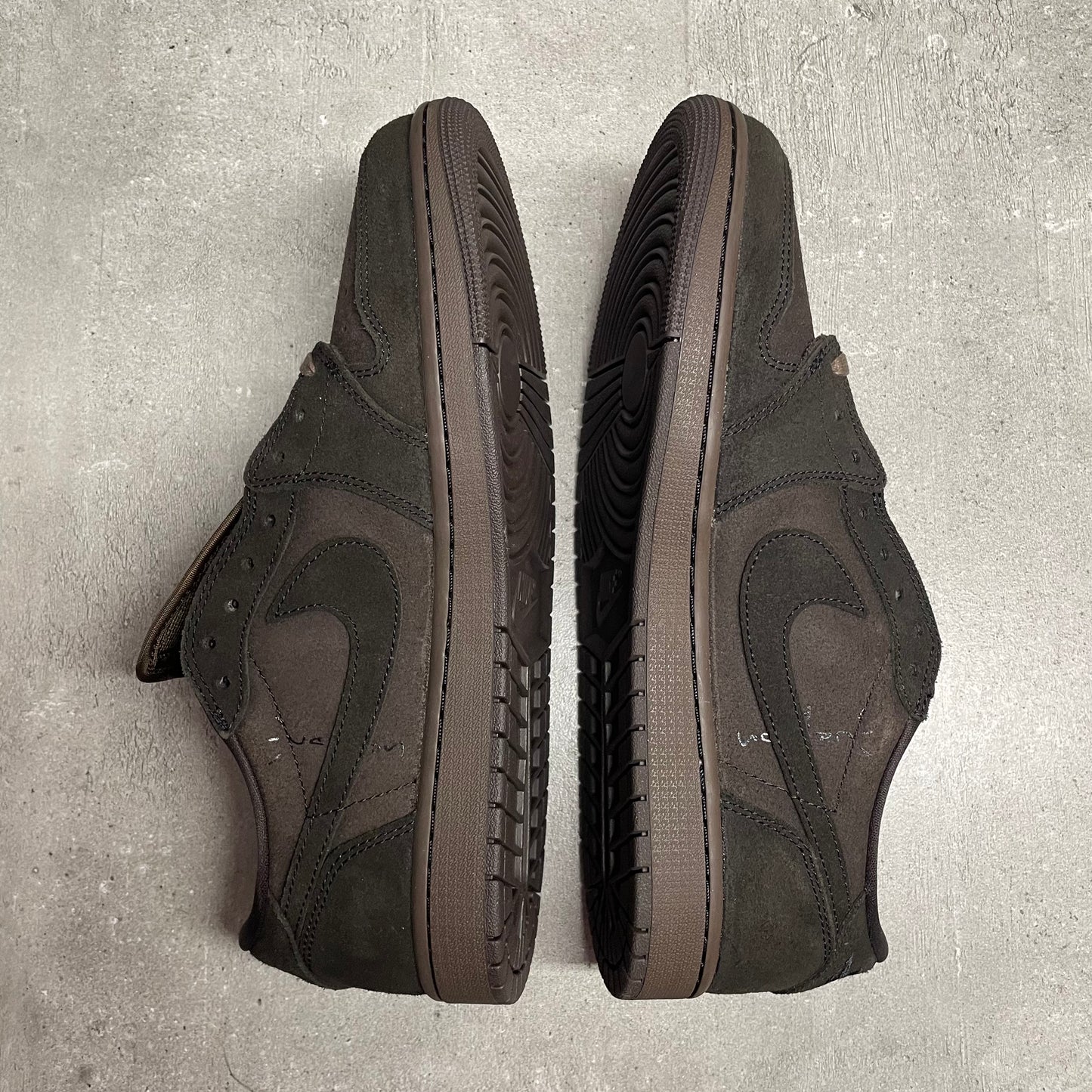 Jordan 1 Low Travis Scott Velvet Brown (45.5EU)