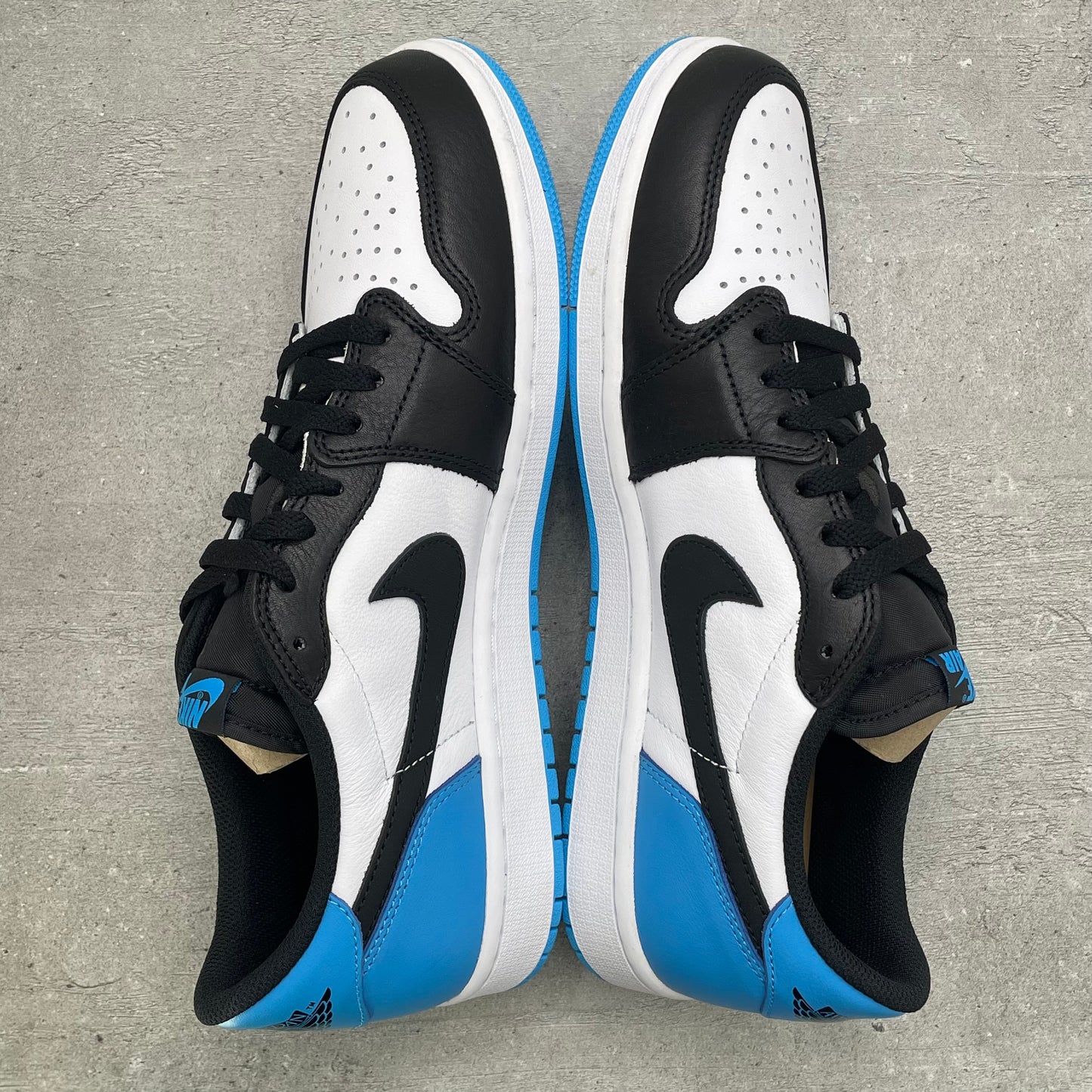 Jordan 1 Low University Blue (45EU)