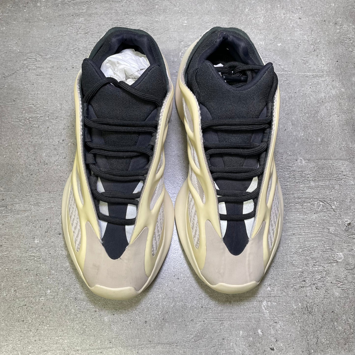 Yeezy 700 Azael (38.5EU)