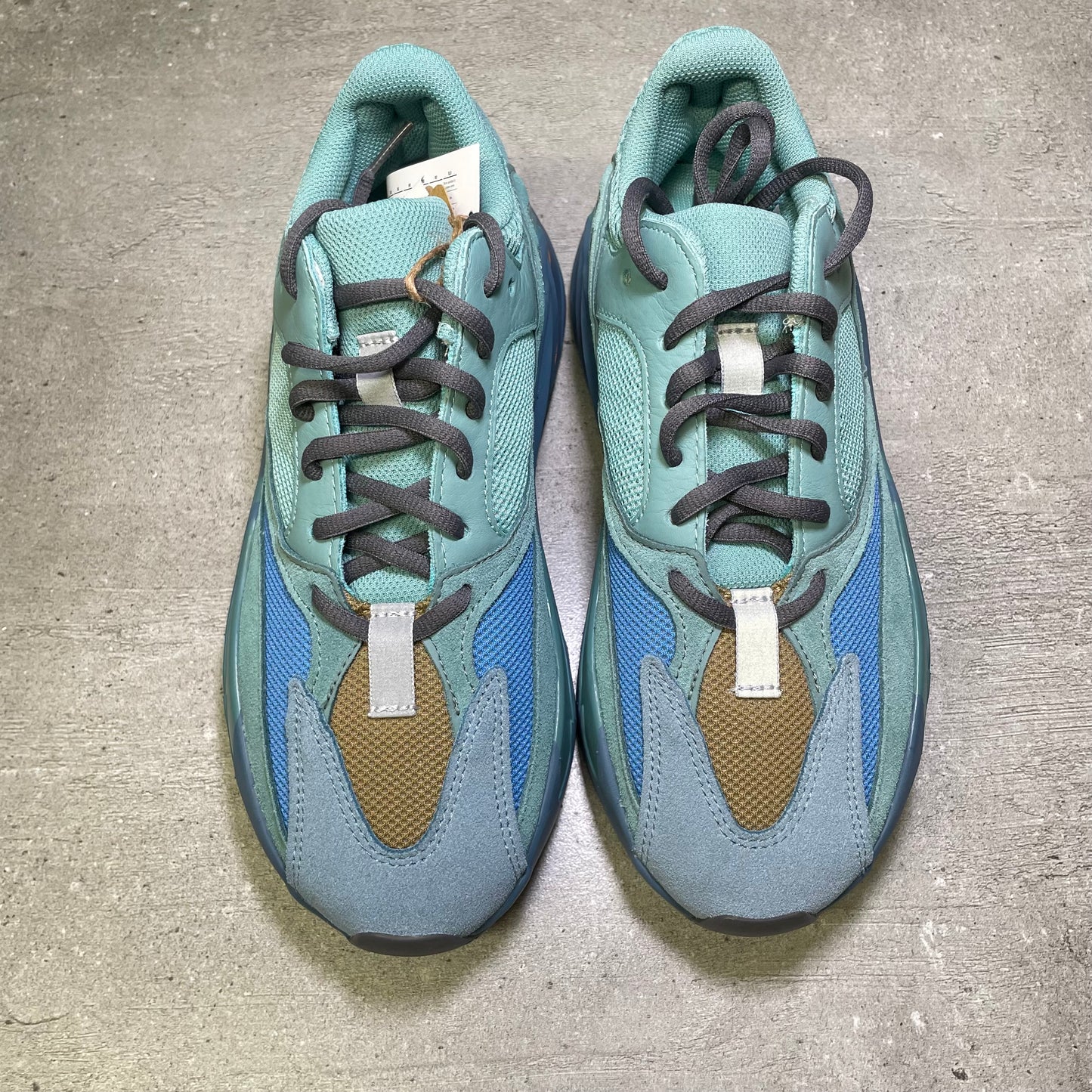 Yeezy 700v2 Fadeazure (40EU)