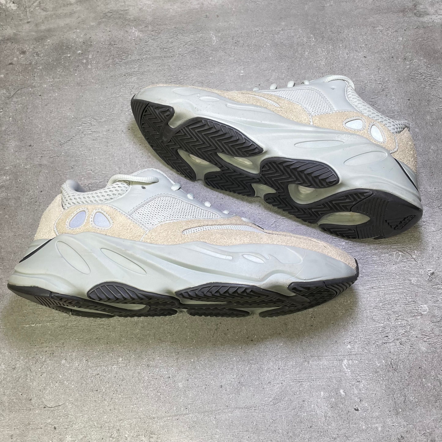 Yeezy 700 Static (44EU)