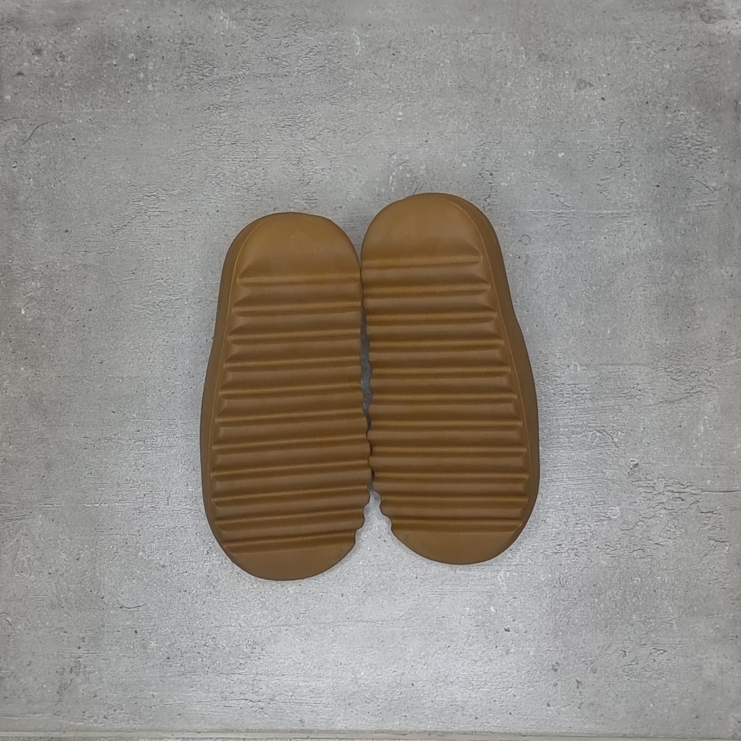 Yeezy Slide Ochre (40.5EU)