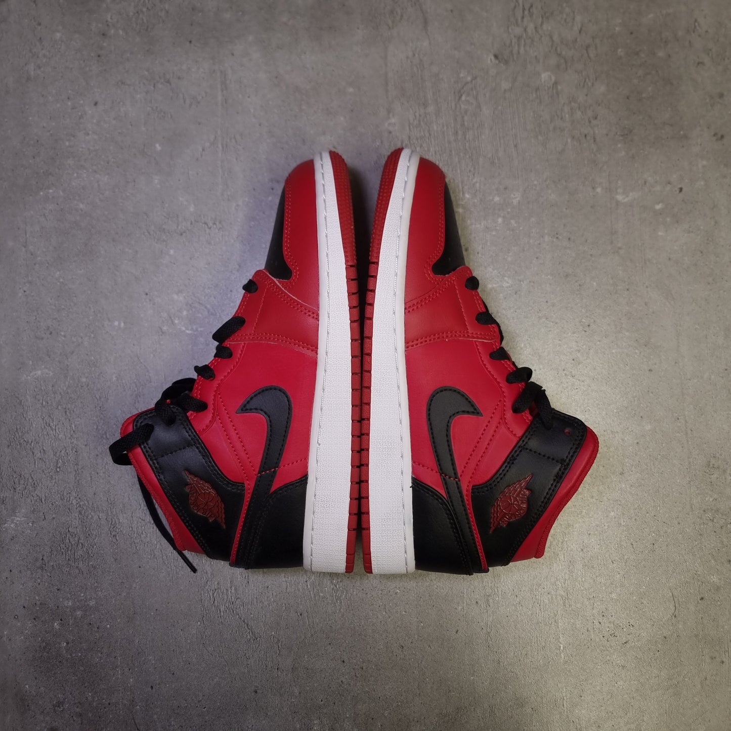 Jordan 1 Mid Red Black (37.5EU)