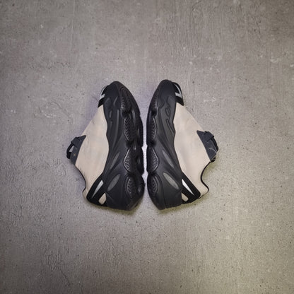 Yeezy 700 MNVN Bone (20EU)
