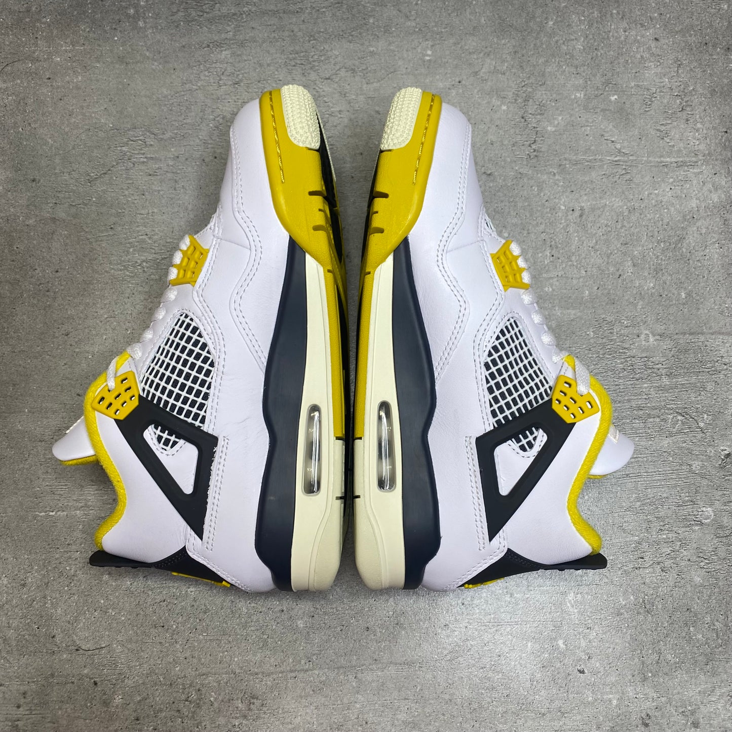 Jordan 4 Sulfur (38EU)