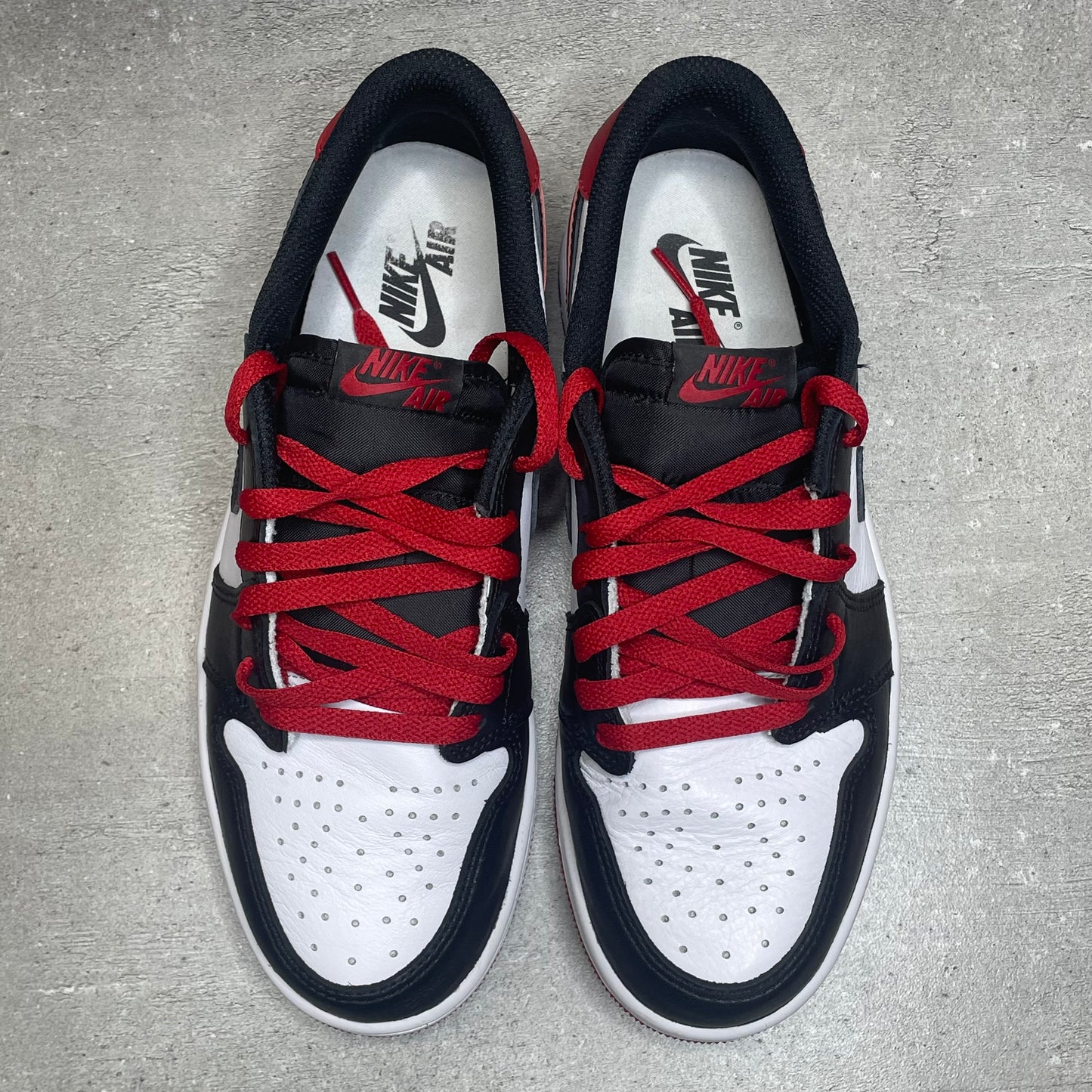 Jordan 1 Low Black toe (41EU)