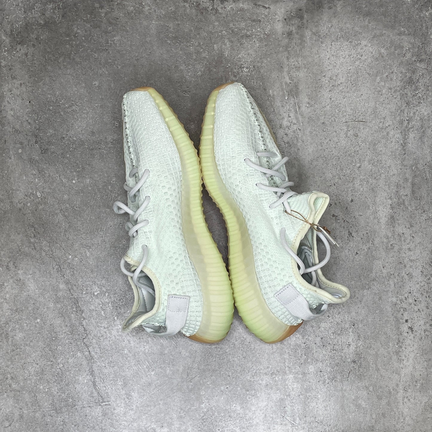 Yeezy 350 V2 Hyperspace (42.5EU)