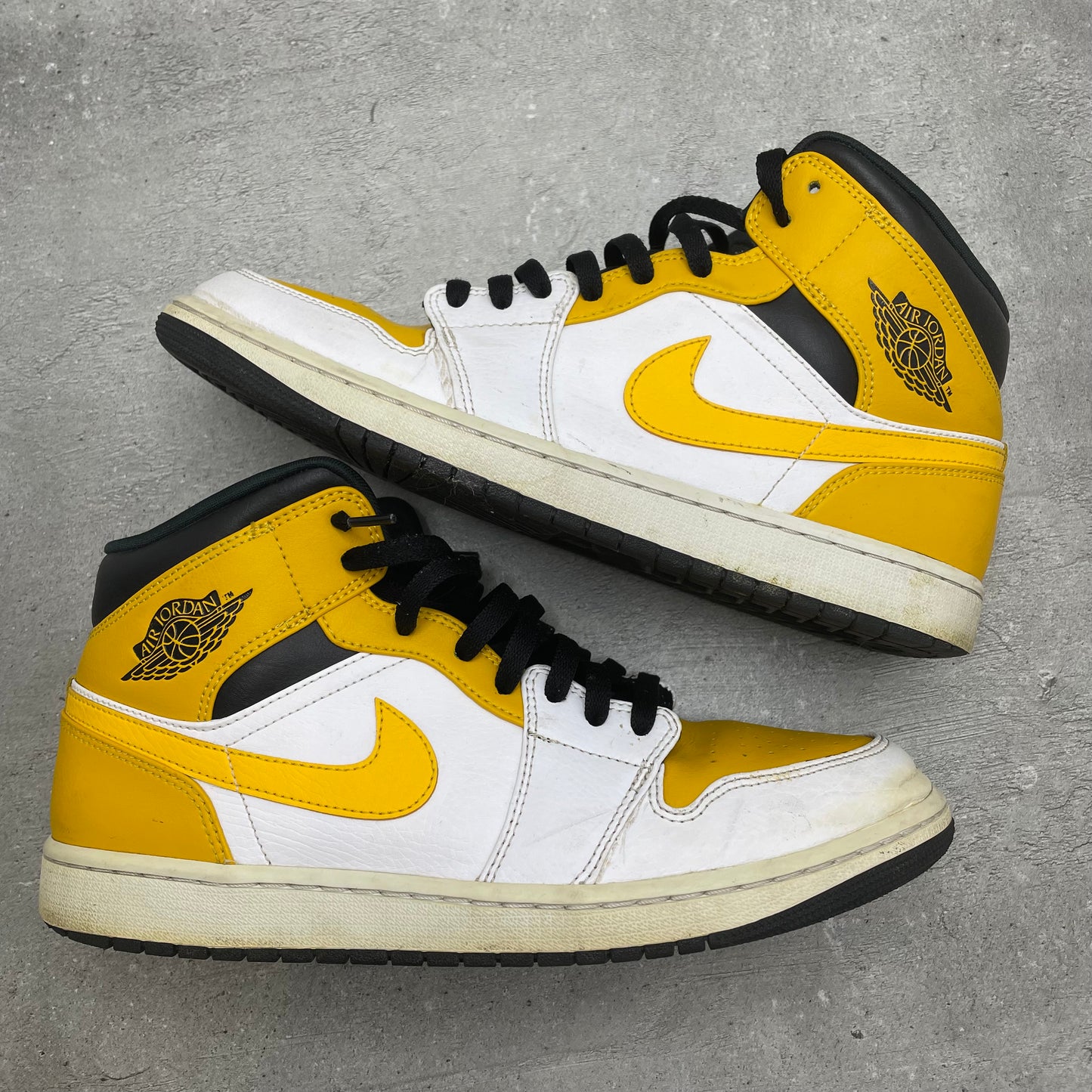 Jordan 1 Mid University Gold Black (45EU)