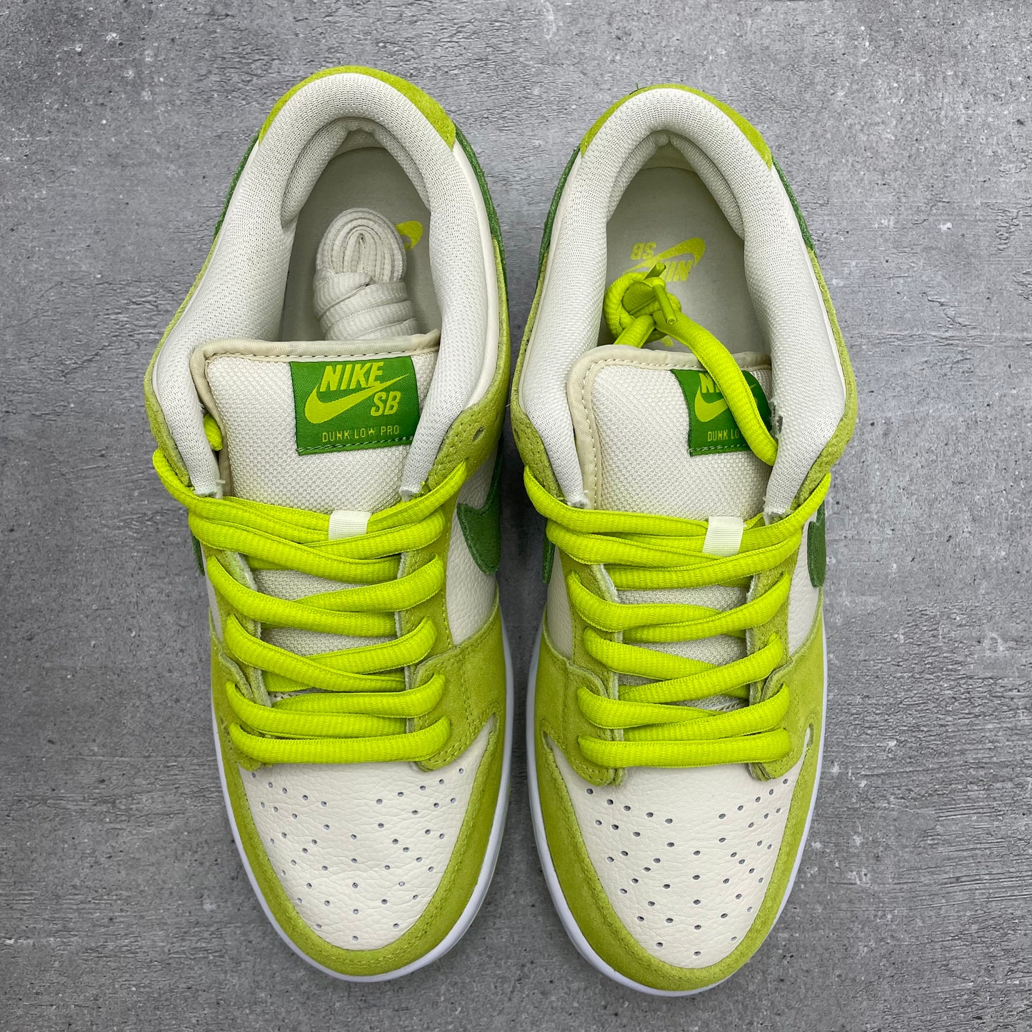 Dunk Low SB Apple (42EU)