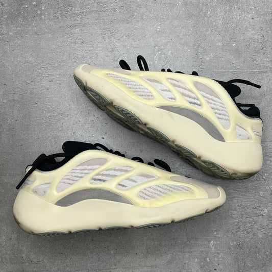 Yeezy 700 Azael (43.5EU)