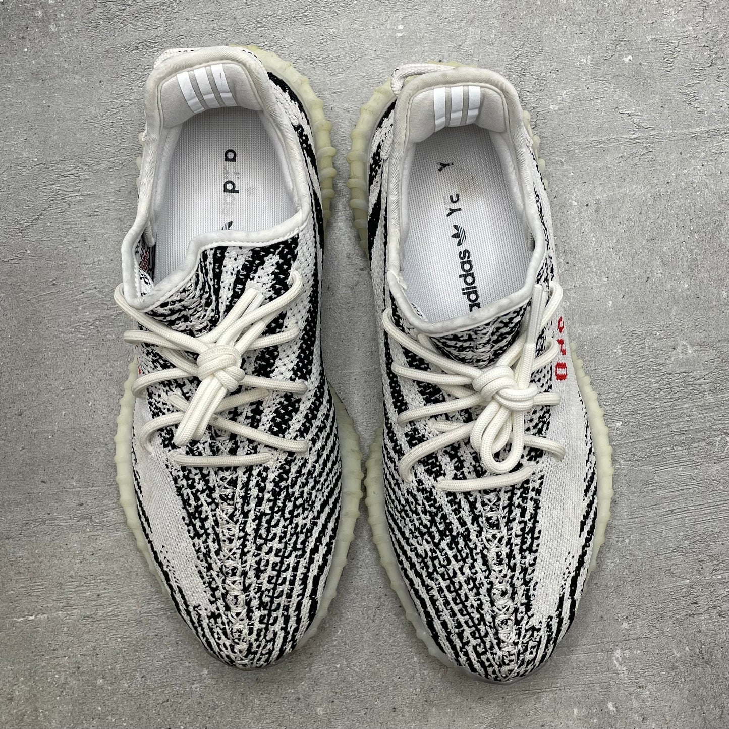 Yeezy 350 Zebra (43.5EU)