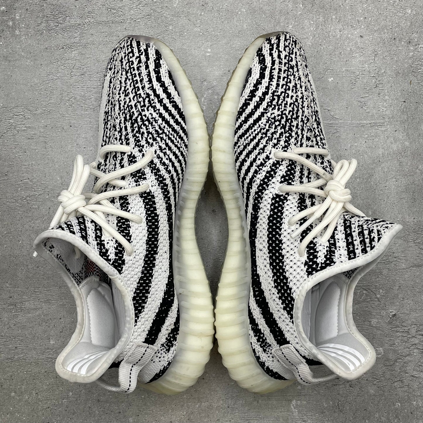 Yeezy 350 Zebra (43.5EU)