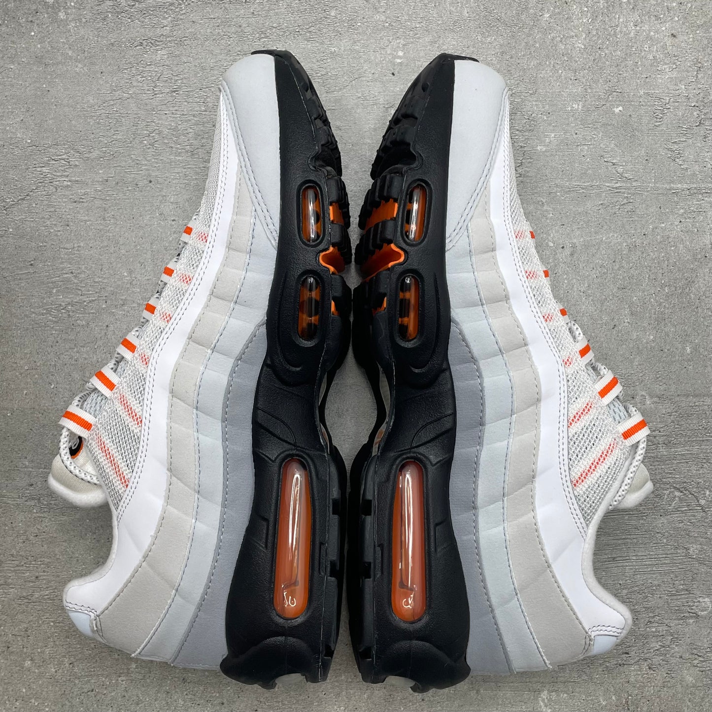 Air max 95 White Orange (43EU)