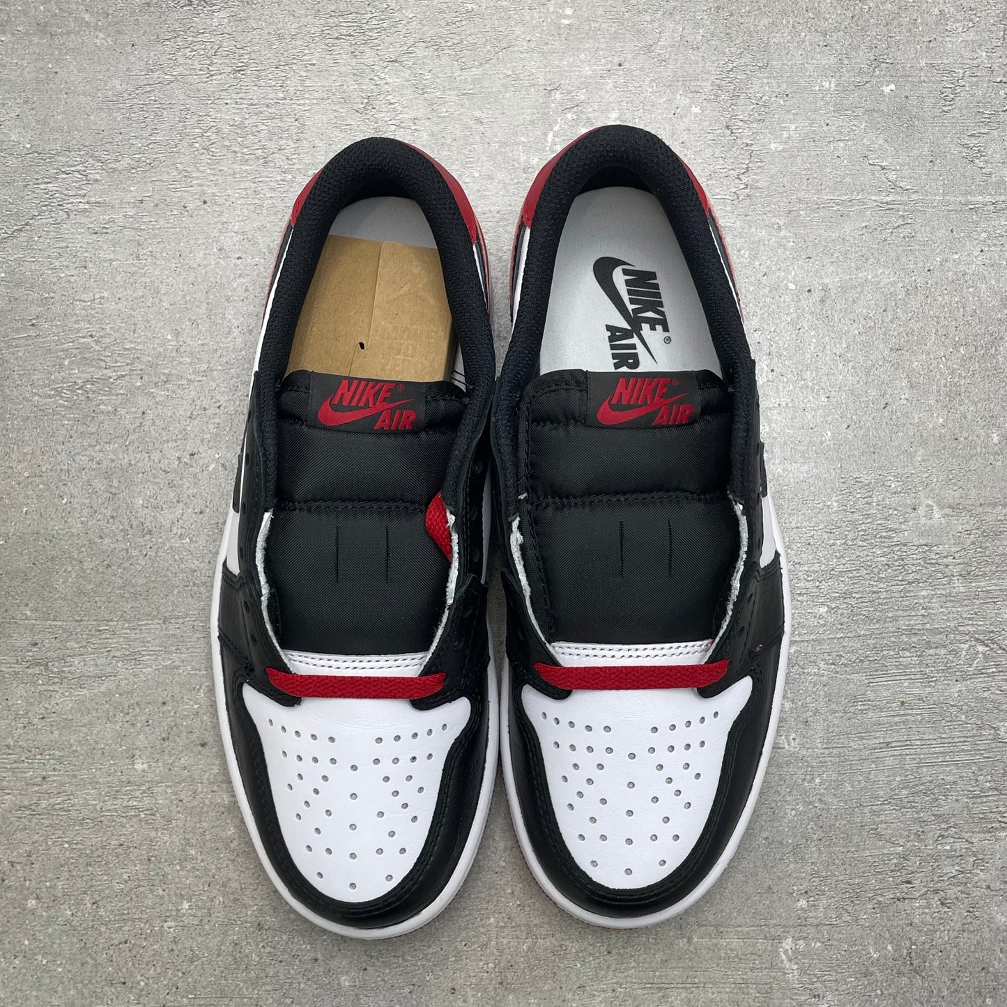 Jordan 1 Low Black Toe (38EU)