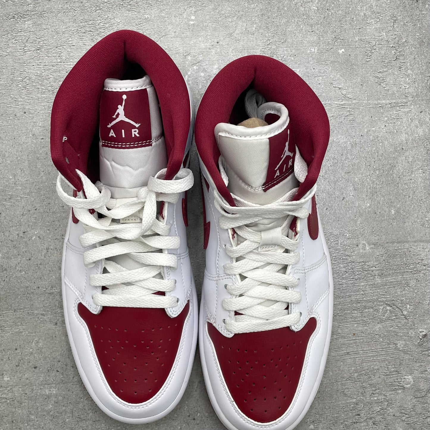 Jordan 1 Mid White Pomegranate (40EU)