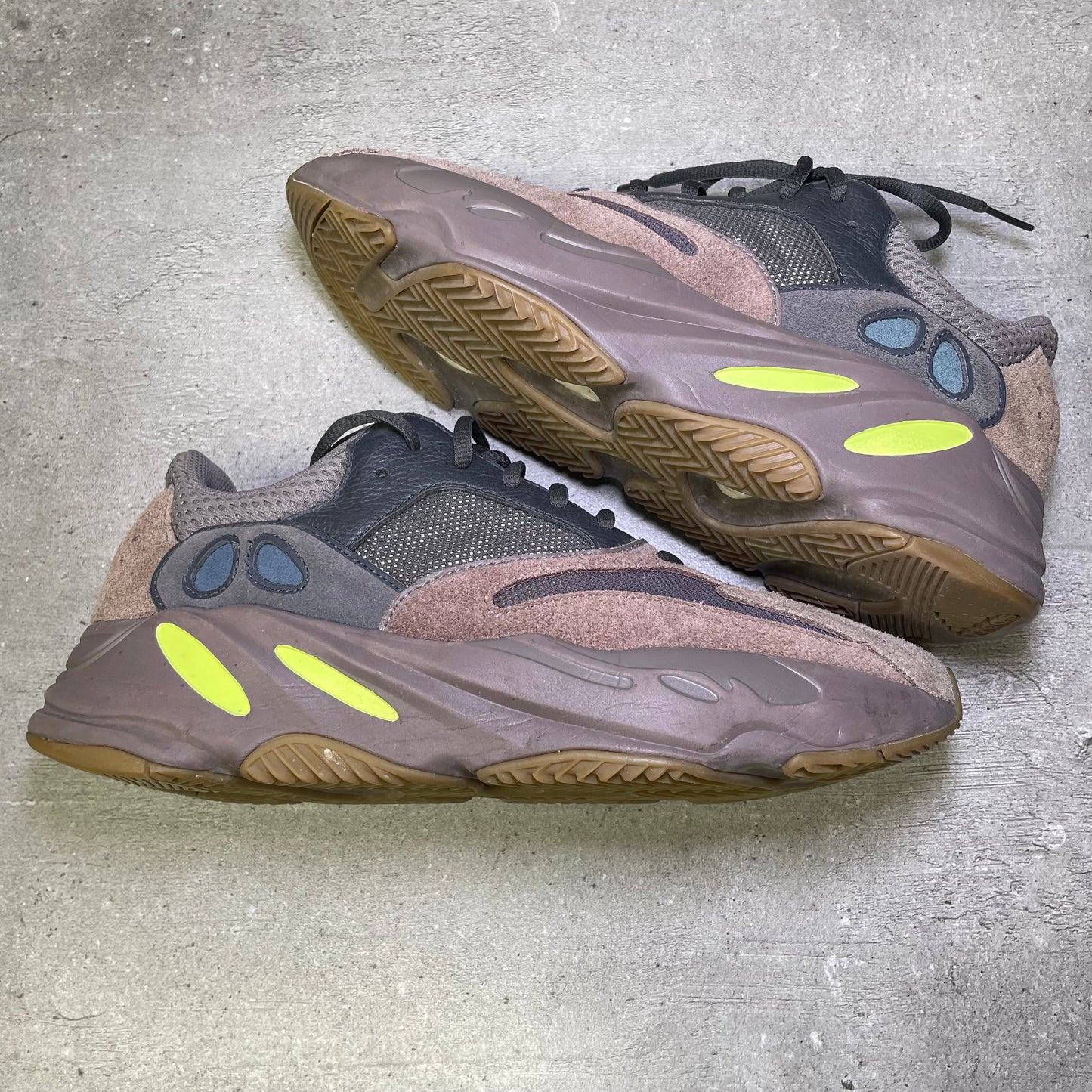 Yeezy 700 Geode (44EU)